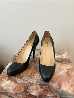 Prada Grey Leather Classic Pointed-Toe Heels